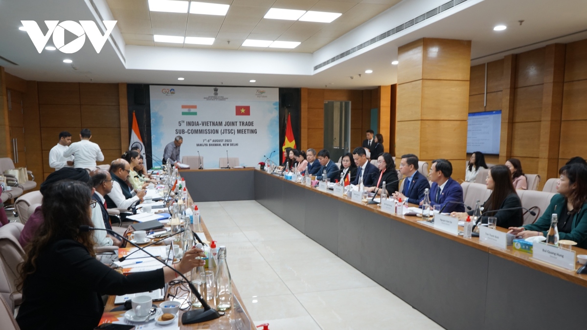 Vietnam, India agree to facilitate import and export of each other's goods